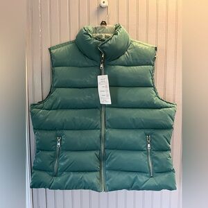 NEW!  Isabella Puffer Vest with Zipper Pockets. XL. Muted Green. Soft. Warm.